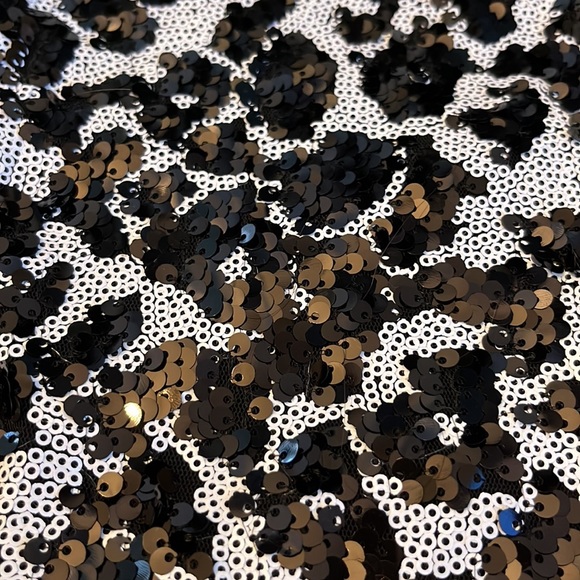 GUESS formal dress - size 4 - perfect condition - falls mid-thigh - Picture 3 of 6